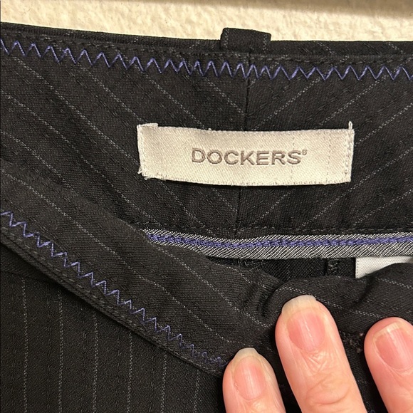 Dockers Metro Women Black Pinstripe Dress Trousers Pants Size 6 - Picture 2 of 7